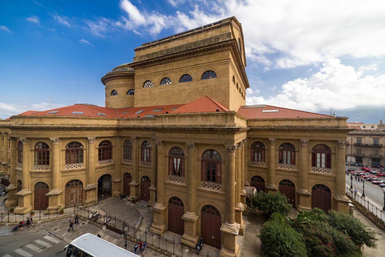 Opera House Acomodação com café da manhã  2*